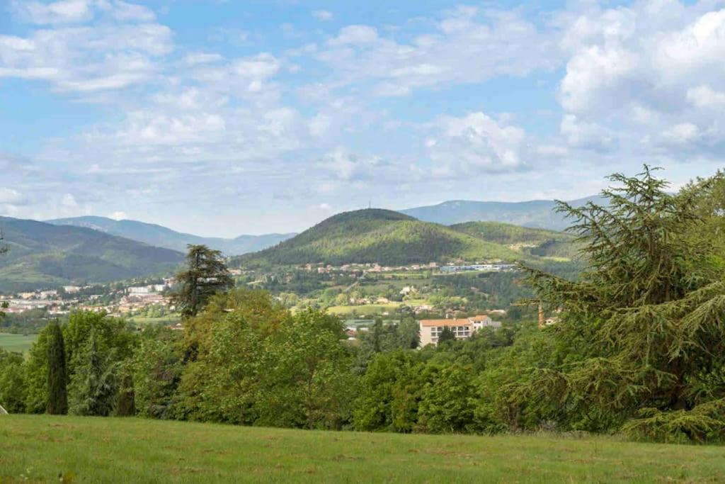 Agreable Maison De Village Avec Balcon Roiffieux المظهر الخارجي الصورة